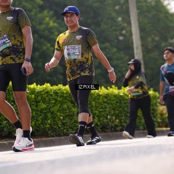 Runner Photo 6610143