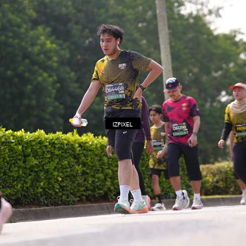 Runner Photo 6610273