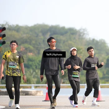 Runner Photo 6610300