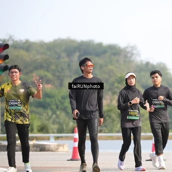 Runner Photo 6610318