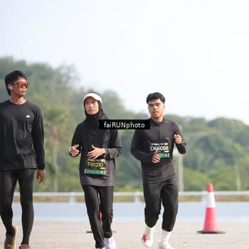 Runner Photo 6610343