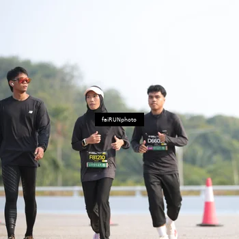 Runner Photo 6610344
