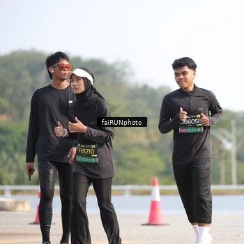 Runner Photo 6610379