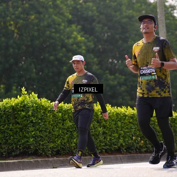 Runner Photo 6610705