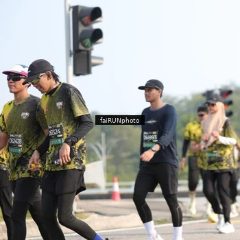 Runner Photo 6611015