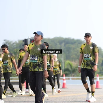 Runner Photo 6611021