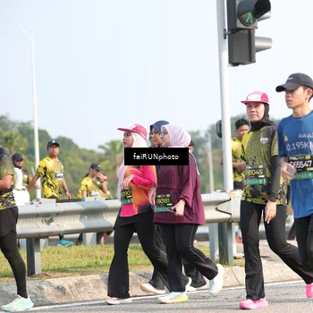 Runner Photo 6611429