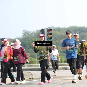 Runner Photo 6611455