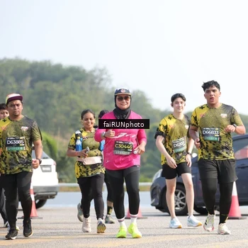 Runner Photo 6611879