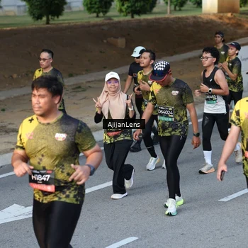 Runner Photo 6612013