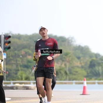 Runner Photo 6612017