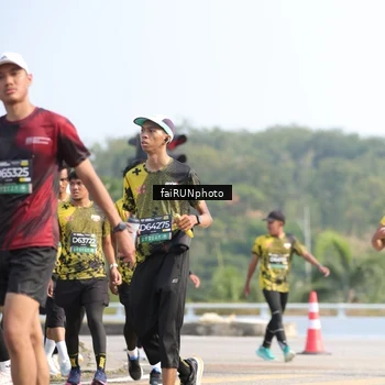 Runner Photo 6612033