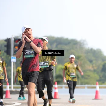 Runner Photo 6612042
