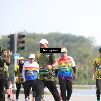 Runner Photo 6612108