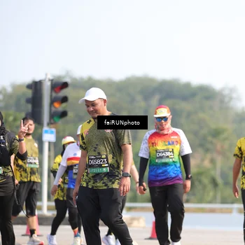 Runner Photo 6612115