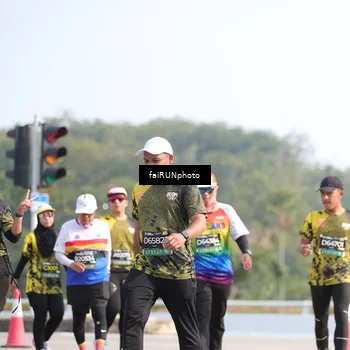 Runner Photo 6612116