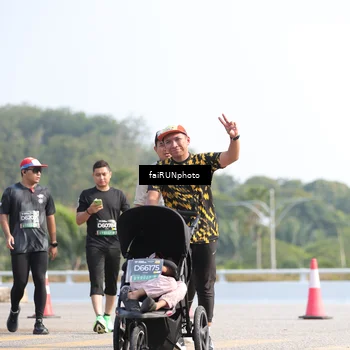 Runner Photo 6612754