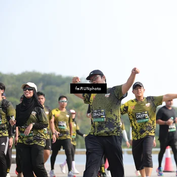 Runner Photo 6613038