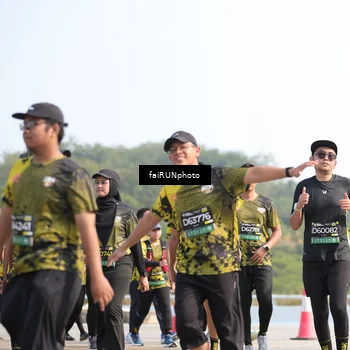 Runner Photo 6613075