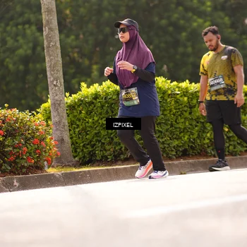 Runner Photo 6613104