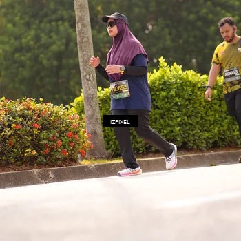 Runner Photo 6613115