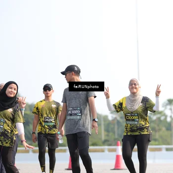 Runner Photo 6613121