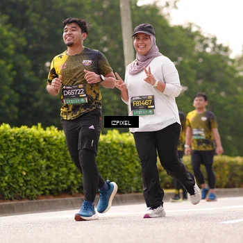 Runner Photo 6613476