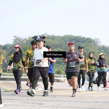 Runner Photo 6613865