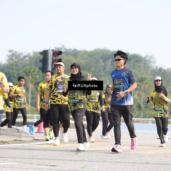 Runner Photo 6614100