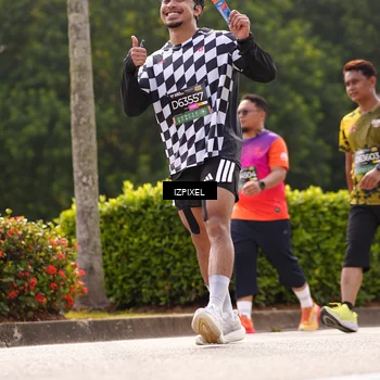 Runner Photo 6614211