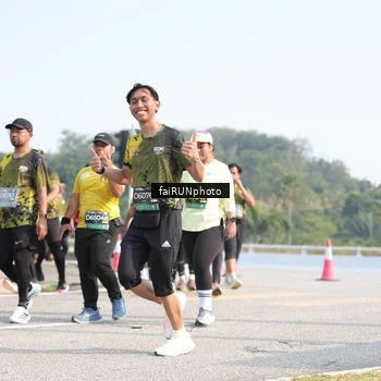 Runner Photo 6614579