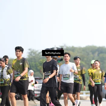 Runner Photo 6615028