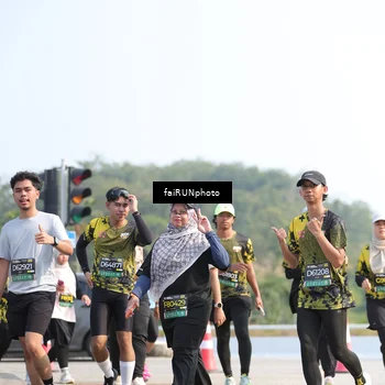 Runner Photo 6615031