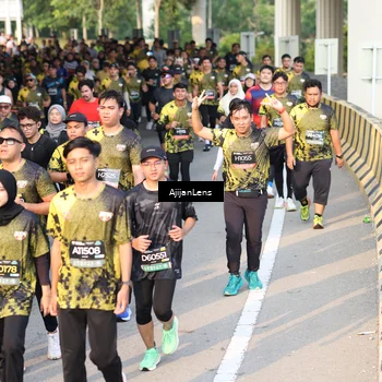 Runner Photo 6615051