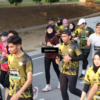 Runner Photo 6615130