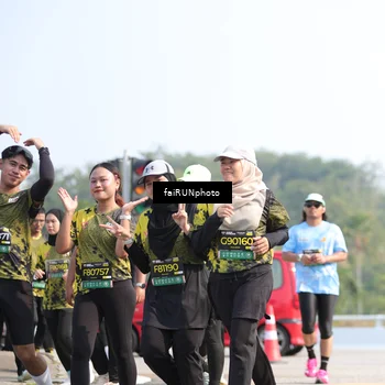 Runner Photo 6615137