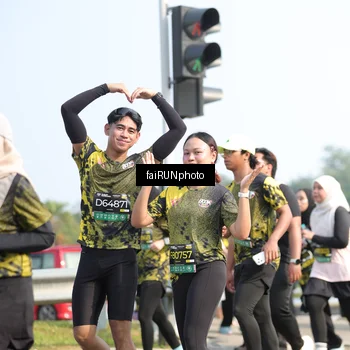 Runner Photo 6615140