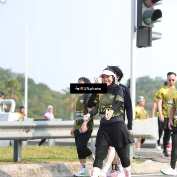 Runner Photo 6615191
