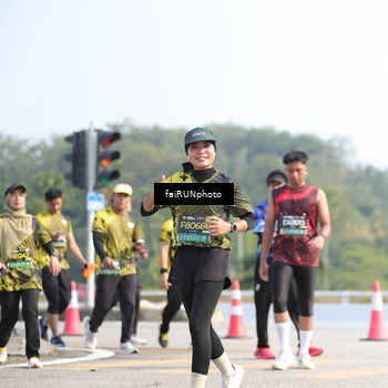 Runner Photo 6615338