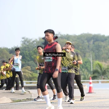 Runner Photo 6615378