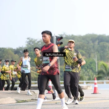 Runner Photo 6615379