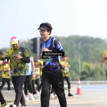 Runner Photo 6615435