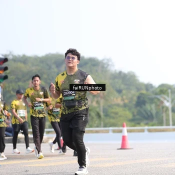 Runner Photo 6615436