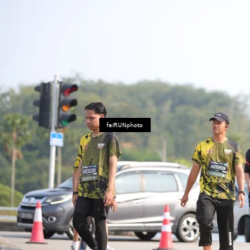 Runner Photo 6615659