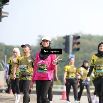 Runner Photo 6615845