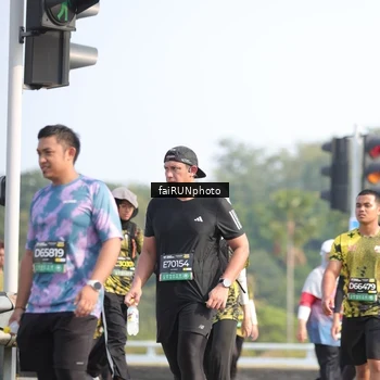Runner Photo 6616012