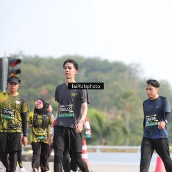 Runner Photo 6616065