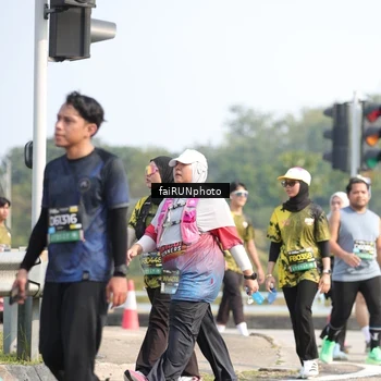 Runner Photo 6616108