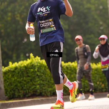Runner Photo 6616291