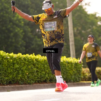 Runner Photo 6616572